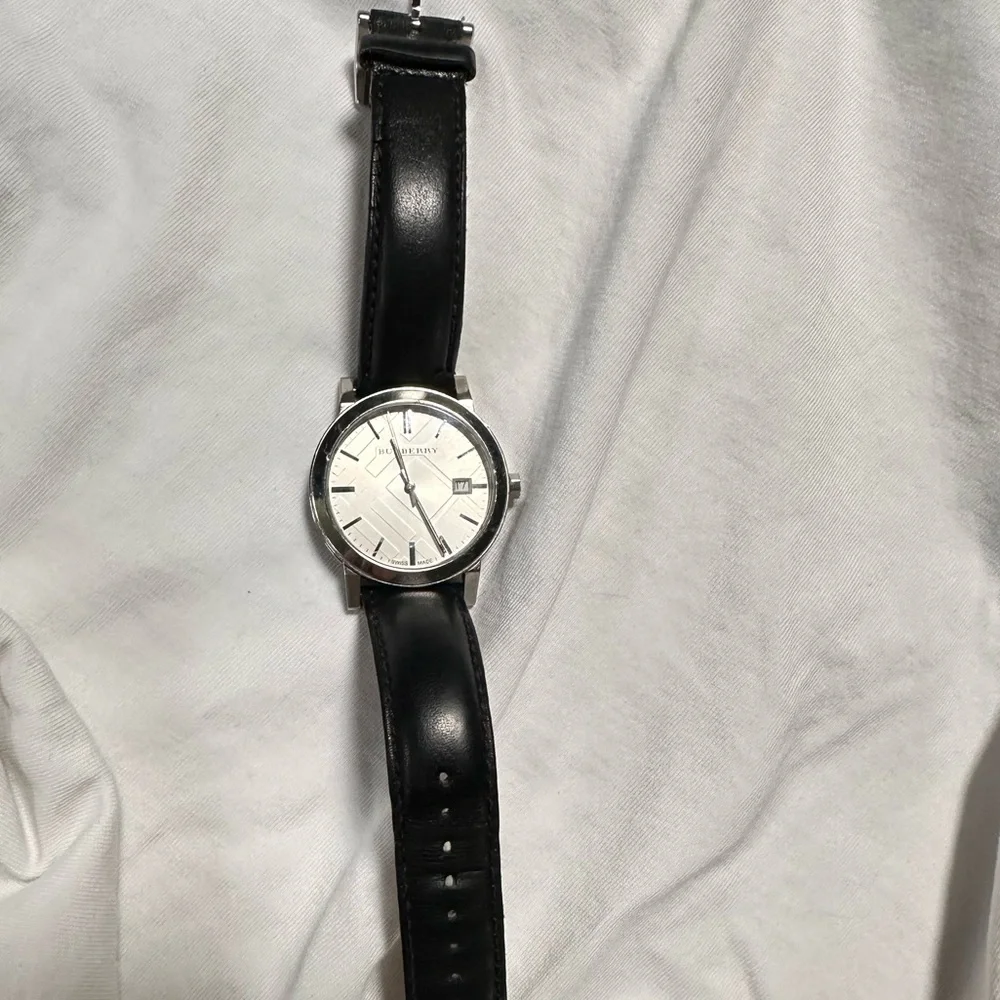 Burberry The City Men's White Checked Watch - 38mm case - BU9008 - Picture 5 of 9